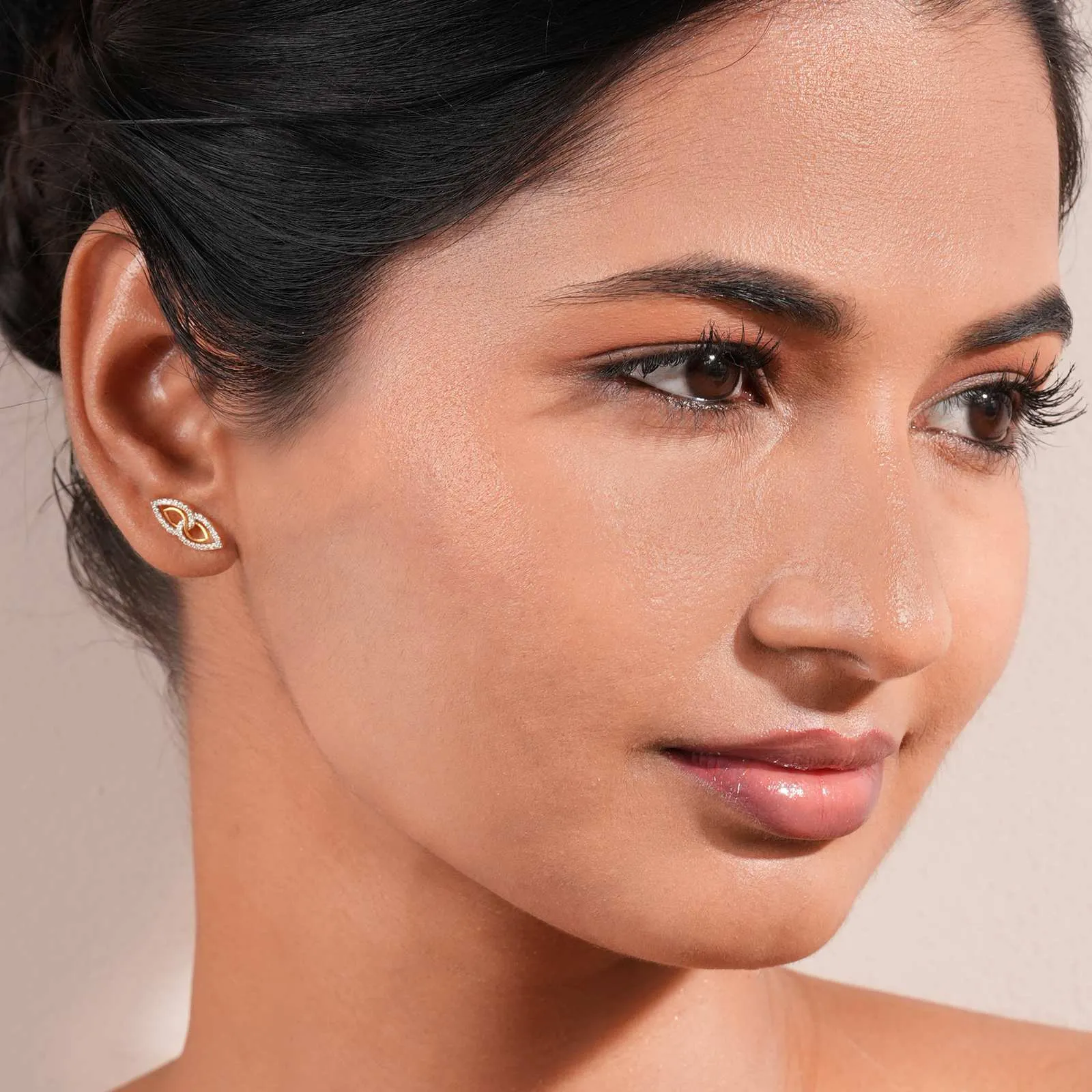 18k Golden Lantern Diamond Stud Earrings